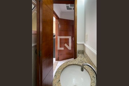 Casa à venda com 230m², 4 quartos e 6 vagas Casa à venda com 230m², 4 quartos e 6 vagasLavabo 2