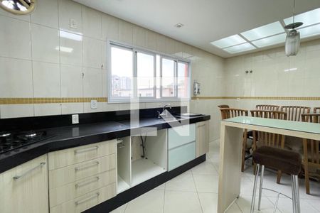 Casa à venda com 230m², 4 quartos e 6 vagas Casa à venda com 230m², 4 quartos e 6 vagasCozinha