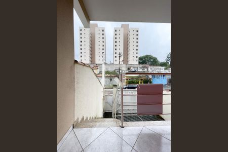 Casa à venda com 230m², 4 quartos e 6 vagas Casa à venda com 230m², 4 quartos e 6 vagasEntrada