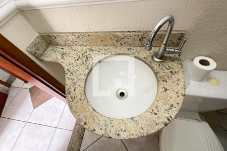 Casa à venda com 230m², 4 quartos e 6 vagas Casa à venda com 230m², 4 quartos e 6 vagasLavabo 2