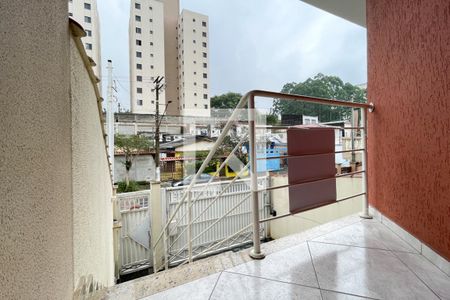 Casa à venda com 230m², 4 quartos e 6 vagas Casa à venda com 230m², 4 quartos e 6 vagasEntrada