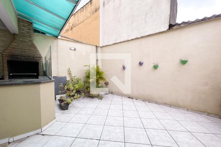 Casa à venda com 230m², 4 quartos e 6 vagas Casa à venda com 230m², 4 quartos e 6 vagasÁrea - Churrasqueira