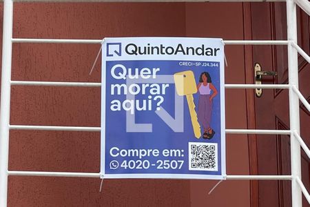 Casa à venda com 230m², 4 quartos e 6 vagas Casa à venda com 230m², 4 quartos e 6 vagasFachada