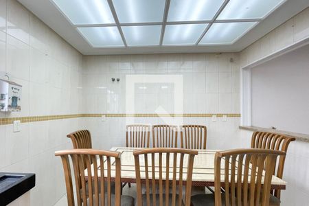 Casa à venda com 230m², 4 quartos e 6 vagas Casa à venda com 230m², 4 quartos e 6 vagasCopa