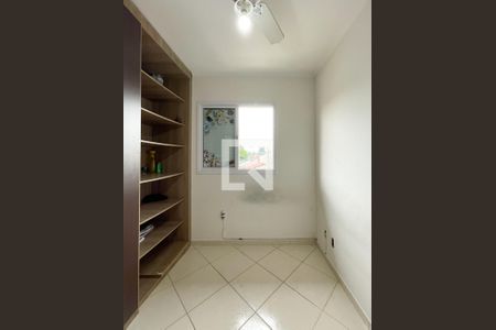 Casa à venda com 230m², 4 quartos e 6 vagas Casa à venda com 230m², 4 quartos e 6 vagasQuarto 2