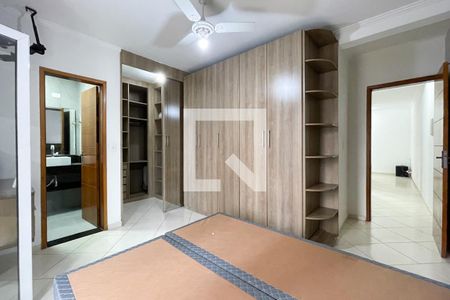 Casa à venda com 230m², 4 quartos e 6 vagas Casa à venda com 230m², 4 quartos e 6 vagasSuíte