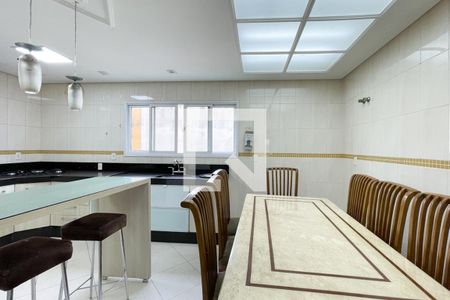 Casa à venda com 230m², 4 quartos e 6 vagas Casa à venda com 230m², 4 quartos e 6 vagasCopa