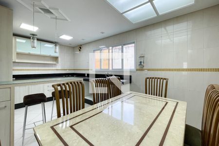 Casa à venda com 230m², 4 quartos e 6 vagas Casa à venda com 230m², 4 quartos e 6 vagasCopa