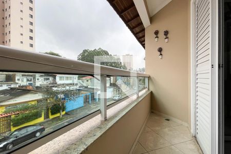 Casa à venda com 230m², 4 quartos e 6 vagas Casa à venda com 230m², 4 quartos e 6 vagasSacada - Suíte