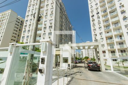 Apartamento à venda com 51m², 2 quartos e 1 vaga Apartamento à venda com 51m², 2 quartos e 1 vagaFachada