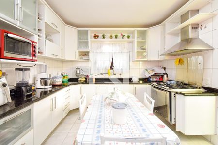 Casa à venda com 230m², 4 quartos e 2 vagas