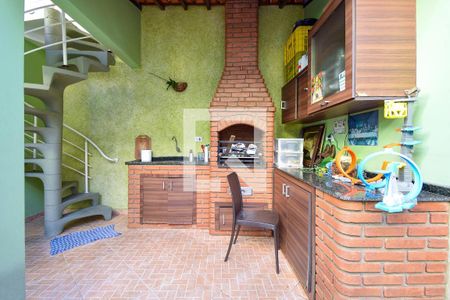 Casa à venda com 230m², 4 quartos e 2 vagas