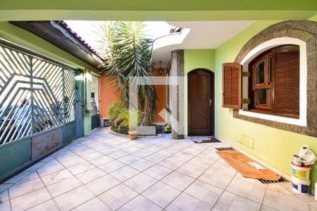 Casa à venda com 230m², 4 quartos e 2 vagas