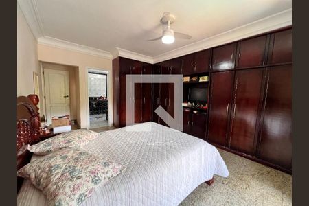 Casa de condomínio à venda com 340m², 5 quartos e 5 vagas Casa de condomínio à venda com 340m², 5 quartos e 5 vagasSuite 01