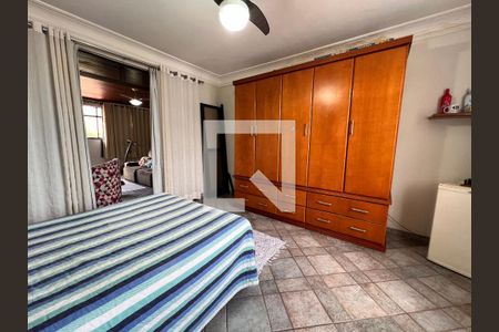 Casa de condomínio à venda com 340m², 5 quartos e 5 vagas Casa de condomínio à venda com 340m², 5 quartos e 5 vagasQuarto 3