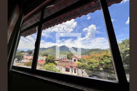 Casa de condomínio à venda com 340m², 5 quartos e 5 vagas Casa de condomínio à venda com 340m², 5 quartos e 5 vagasVista - Sala TV