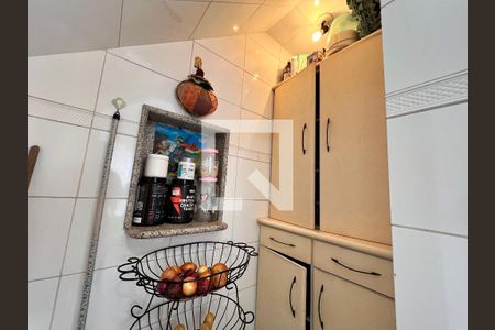 Casa de condomínio à venda com 340m², 5 quartos e 5 vagas Casa de condomínio à venda com 340m², 5 quartos e 5 vagasDispensa - Cozinha