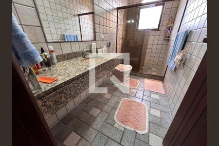 Casa de condomínio à venda com 340m², 5 quartos e 5 vagas Casa de condomínio à venda com 340m², 5 quartos e 5 vagasBanheiro