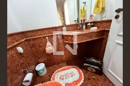 Casa de condomínio à venda com 340m², 5 quartos e 5 vagas Casa de condomínio à venda com 340m², 5 quartos e 5 vagasLavabo