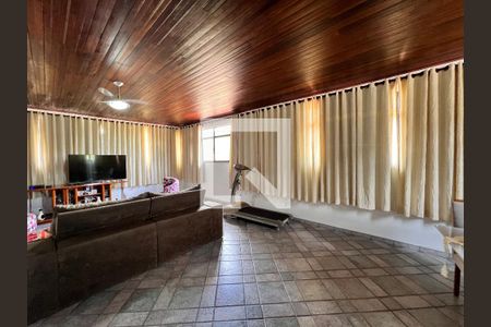 Casa de condomínio à venda com 340m², 5 quartos e 5 vagas Casa de condomínio à venda com 340m², 5 quartos e 5 vagasSala TV