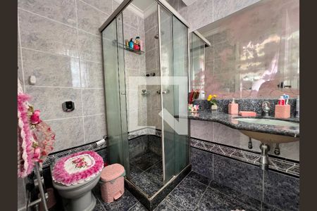 Casa de condomínio à venda com 340m², 5 quartos e 5 vagas Casa de condomínio à venda com 340m², 5 quartos e 5 vagasBanheiro - Suite 02