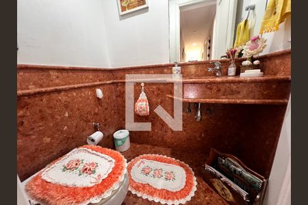 Casa de condomínio à venda com 340m², 5 quartos e 5 vagas Casa de condomínio à venda com 340m², 5 quartos e 5 vagasLavabo