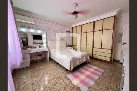 Casa de condomínio à venda com 340m², 5 quartos e 5 vagas Casa de condomínio à venda com 340m², 5 quartos e 5 vagasSuite 02