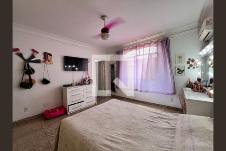 Casa de condomínio à venda com 340m², 5 quartos e 5 vagas Casa de condomínio à venda com 340m², 5 quartos e 5 vagasSuite 02