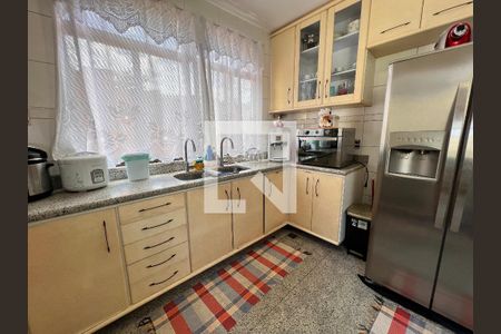 Casa de condomínio à venda com 340m², 5 quartos e 5 vagas Casa de condomínio à venda com 340m², 5 quartos e 5 vagasCozinha