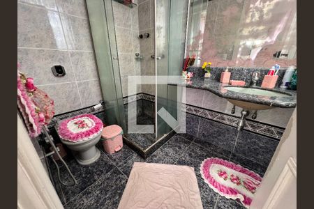 Casa de condomínio à venda com 340m², 5 quartos e 5 vagas Casa de condomínio à venda com 340m², 5 quartos e 5 vagasBanheiro - Suite 02