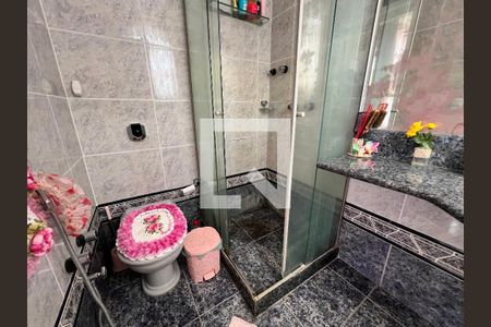 Casa de condomínio à venda com 340m², 5 quartos e 5 vagas Casa de condomínio à venda com 340m², 5 quartos e 5 vagasBanheiro - Suite 02