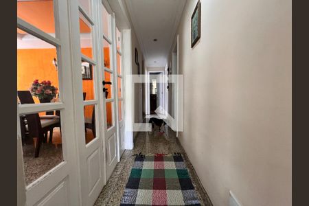 Casa de condomínio à venda com 340m², 5 quartos e 5 vagas Casa de condomínio à venda com 340m², 5 quartos e 5 vagasCirculação