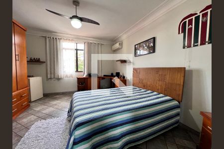 Casa de condomínio à venda com 340m², 5 quartos e 5 vagas Casa de condomínio à venda com 340m², 5 quartos e 5 vagasQuarto 3