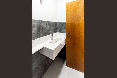 Casa à venda com 250m², 3 quartos e 3 vagas Casa à venda com 250m², 3 quartos e 3 vagasLavabo