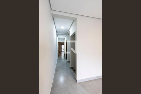 Casa à venda com 250m², 3 quartos e 3 vagas Casa à venda com 250m², 3 quartos e 3 vagasCorredor