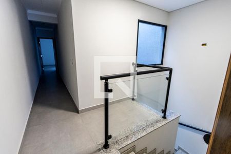 Casa à venda com 250m², 3 quartos e 3 vagas Casa à venda com 250m², 3 quartos e 3 vagasEscada