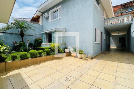 Casa à venda com 270m², 3 quartos e 4 vagas Casa à venda com 270m², 3 quartos e 4 vagasGaragem