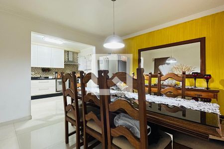 Casa à venda com 270m², 3 quartos e 4 vagas Casa à venda com 270m², 3 quartos e 4 vagasCozinha