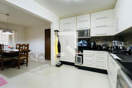 Casa à venda com 270m², 3 quartos e 4 vagas Casa à venda com 270m², 3 quartos e 4 vagasCozinha