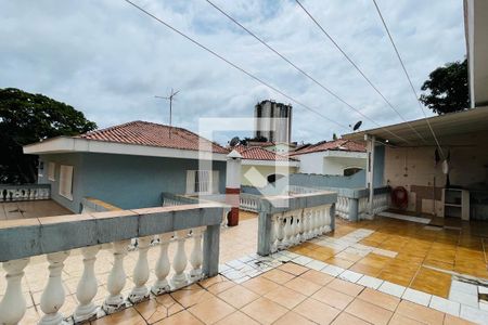 Casa à venda com 270m², 3 quartos e 4 vagas Casa à venda com 270m², 3 quartos e 4 vagasÁrea externa