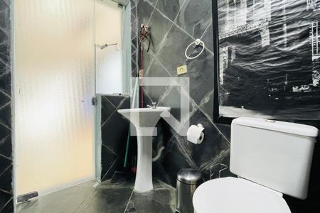 Casa à venda com 270m², 3 quartos e 4 vagas Casa à venda com 270m², 3 quartos e 4 vagasBanheiro 2