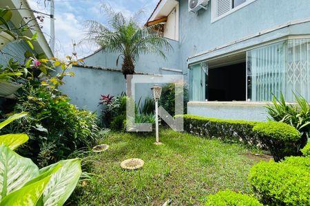 Casa à venda com 270m², 3 quartos e 4 vagas Casa à venda com 270m², 3 quartos e 4 vagasJardim
