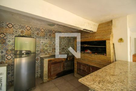 Casa à venda com 648m², 4 quartos e 4 vagasÁrea externa - Churrasqueira 