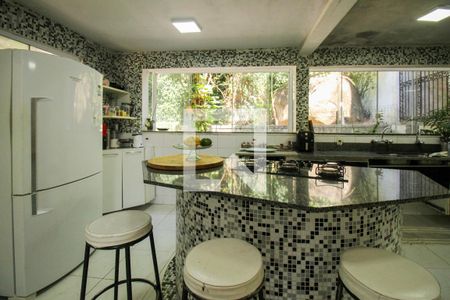 Casa à venda com 648m², 4 quartos e 4 vagasCozinha