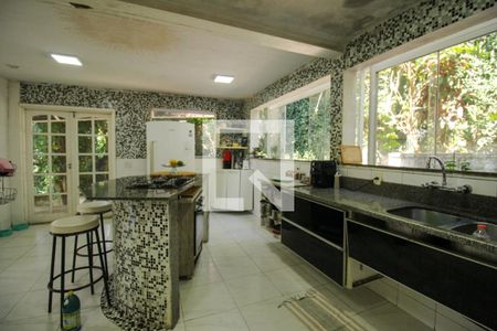 Casa à venda com 648m², 4 quartos e 4 vagasCozinha