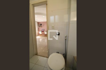 Casa à venda com 648m², 4 quartos e 4 vagasBanheiro da Suíte 2