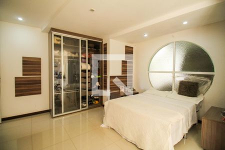 Casa à venda com 648m², 4 quartos e 4 vagasSuíte 1