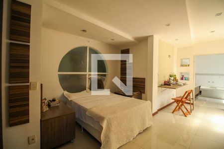 Casa à venda com 648m², 4 quartos e 4 vagasSuíte 1