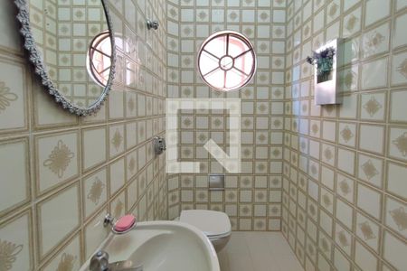 Casa à venda com 264m², 5 quartos e 4 vagas Casa à venda com 264m², 5 quartos e 4 vagasLavabo