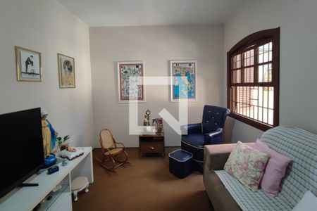 Casa à venda com 264m², 5 quartos e 4 vagas Casa à venda com 264m², 5 quartos e 4 vagasQuarto 4